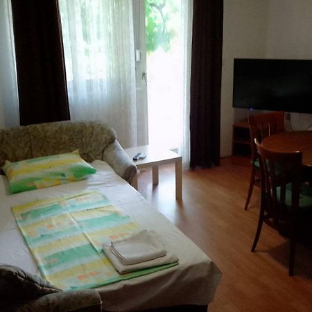 Apartmani Ledenko Kaštela Kültér fotó
