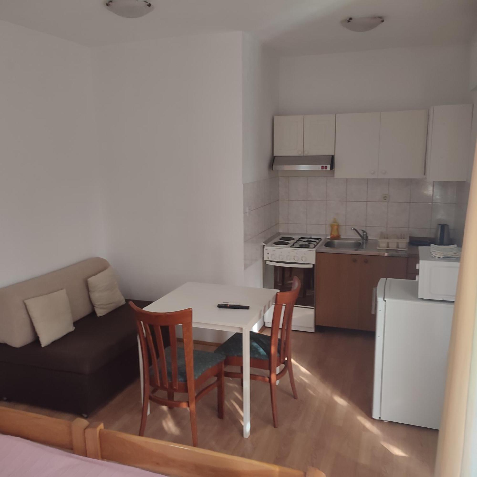 Apartmani Ledenko Kaštela Kültér fotó